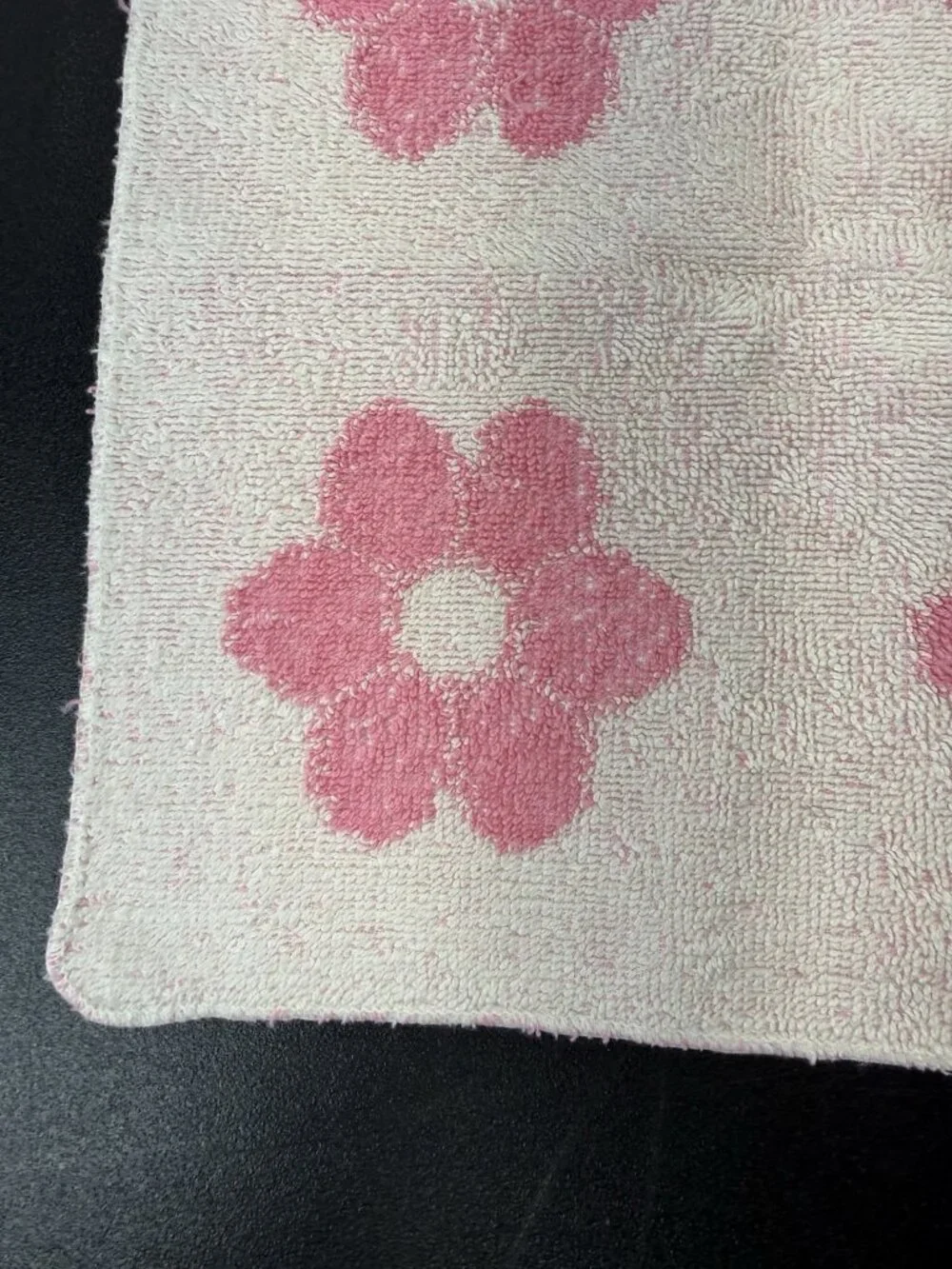 Vintage Daisy Floral Mod Floral Pink White Washcloth Cotton Face Towel MCM Retro